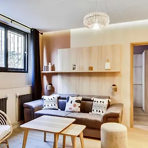 198 Emma - Superb In Apartment