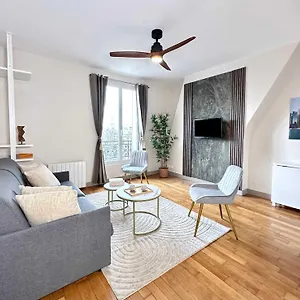 Cozy Near The Sorbonne Apartment